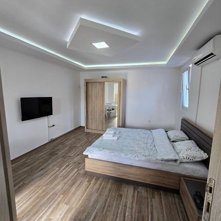 פודגוריצה Apartman Tolosi מראה חיצוני תמונה