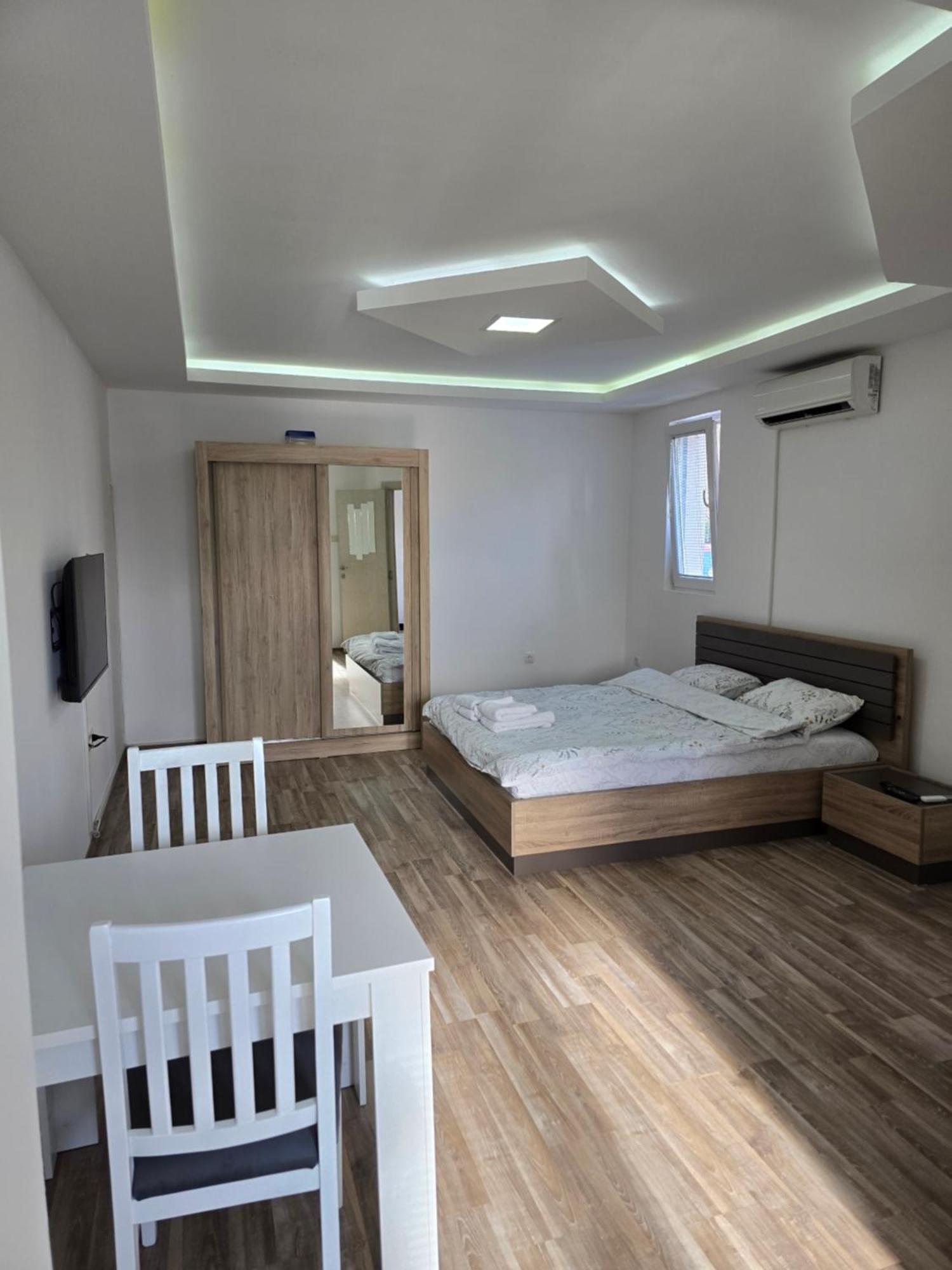 פודגוריצה Apartman Tolosi מראה חיצוני תמונה